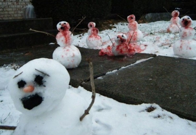 10. En snögubbe flyr i panik