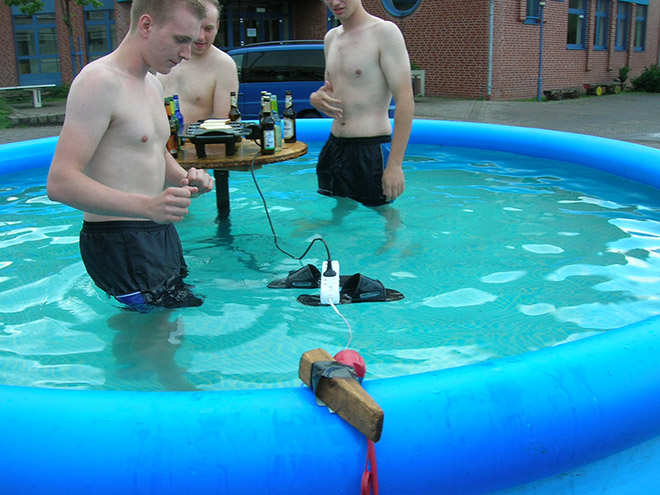 6. Det här kan ju sluta med grillparty
