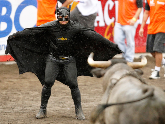 8. Jag tror inte den där Batman-dräkten kommer att hjälpa så mycket