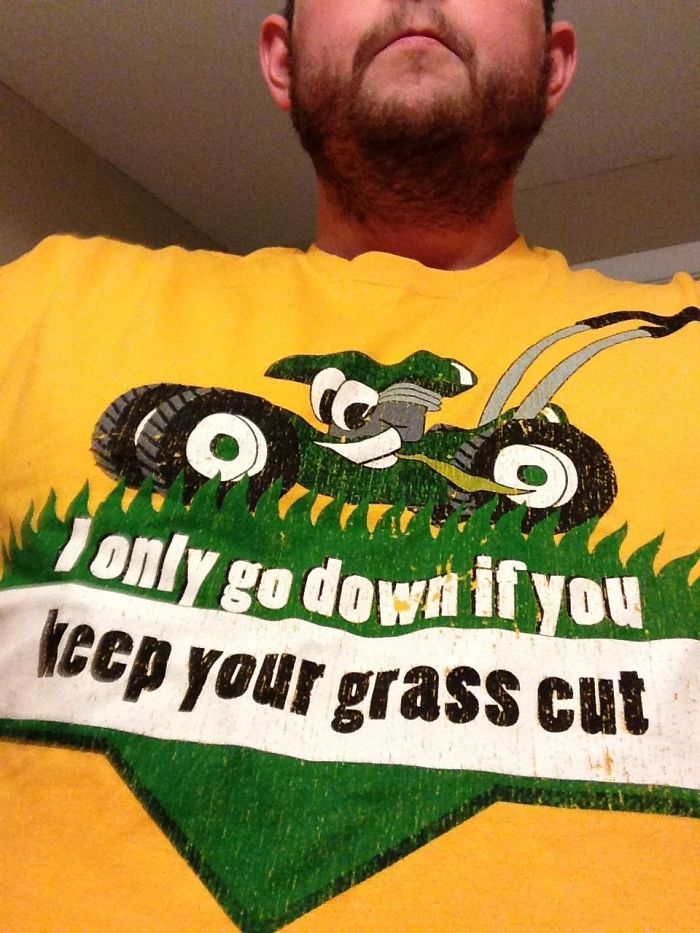 4. Fick en tröja av mormor - tror inte att hon fattar vad det står på den