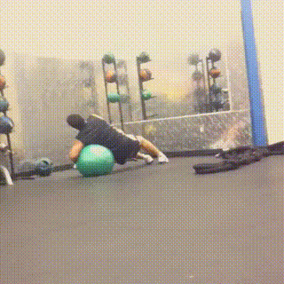 9. Man kan ha kul med en boll