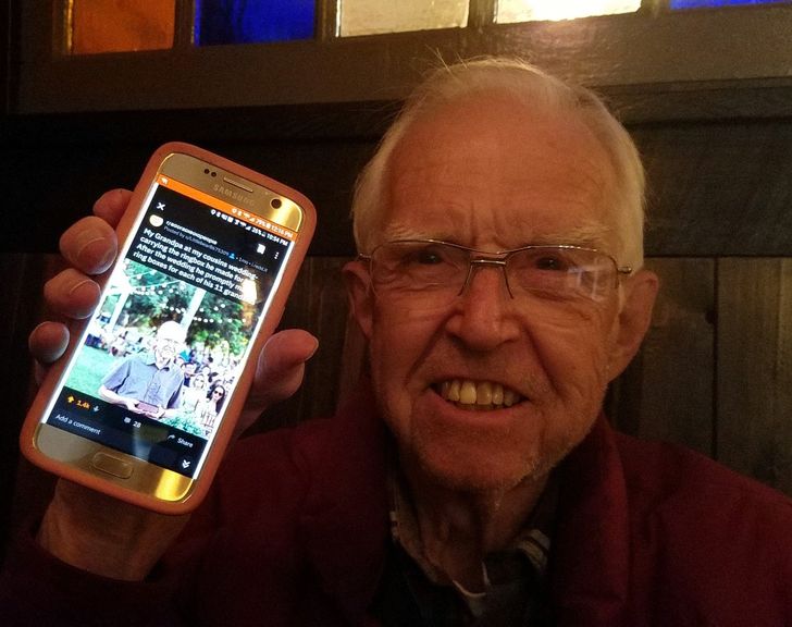 10. Min farfar blev igenkänd av en arbetare i sin lilla stad. Han kände inte till inlägget som gjort honom känd på internet. 