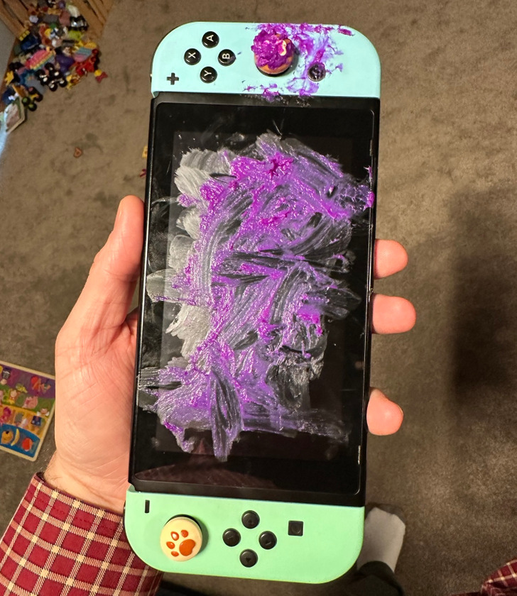 5. Om en 3-åring får tag på något.