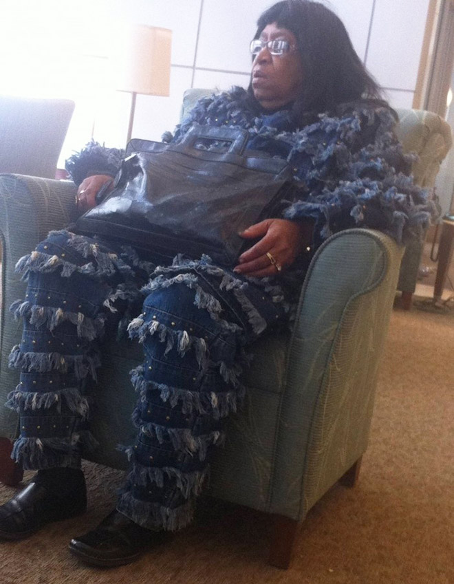 5. En kvinna som gillar fransiga jeans