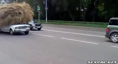 8. En bil med ett enormt hölast